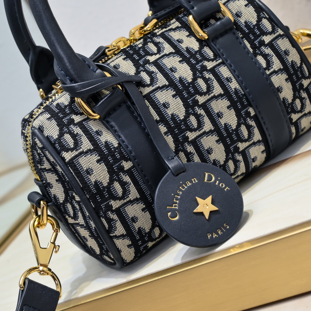 B1W15D32 Popular  leather bag