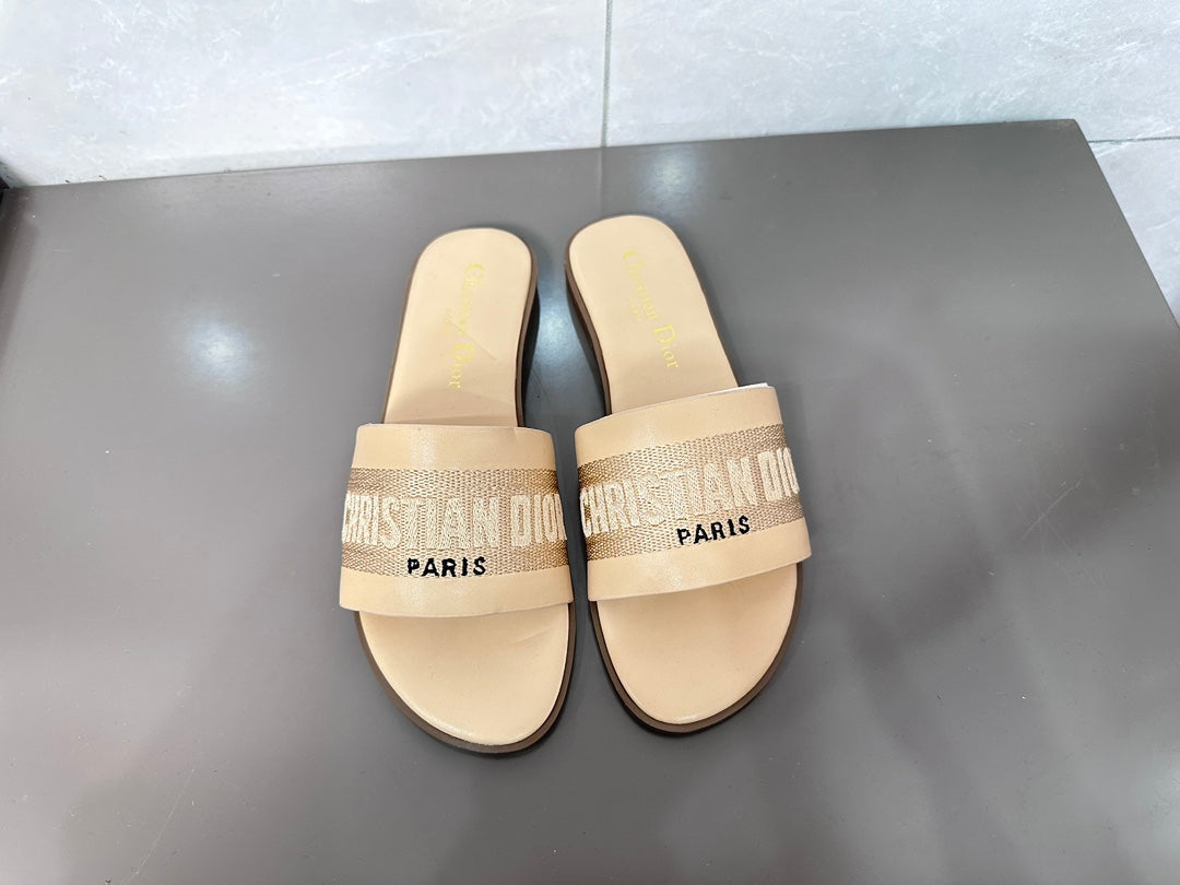Z1ZD32 Popular slippers