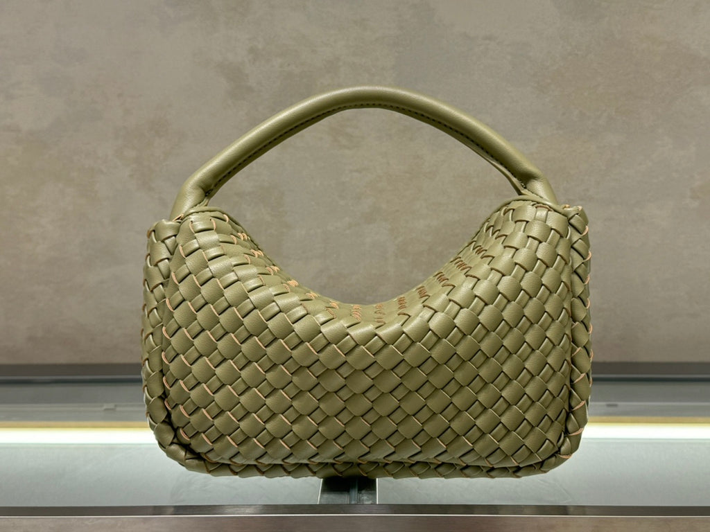B1X104A83 Popular  leather bag