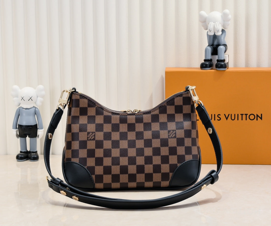 B1W15E35 Popular  leather bag