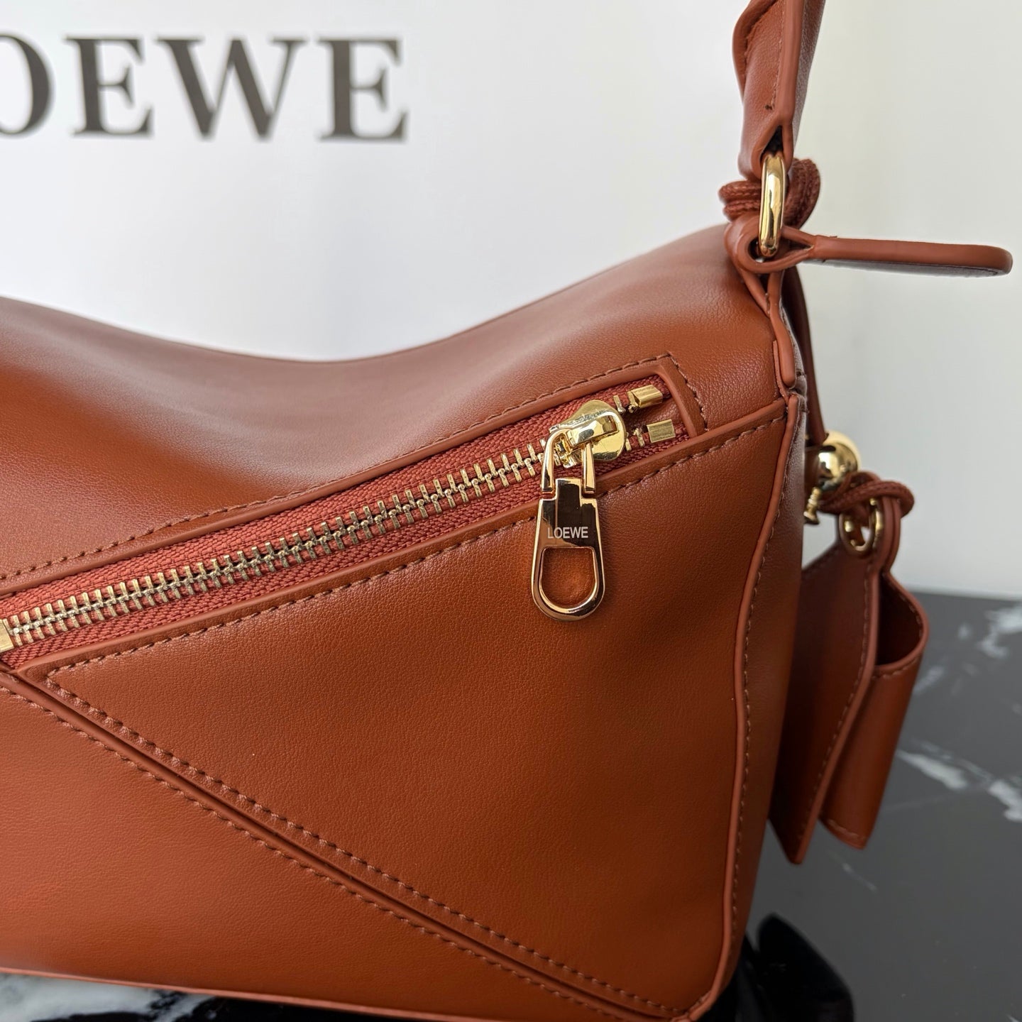 B1R66A16 Popular leather bag