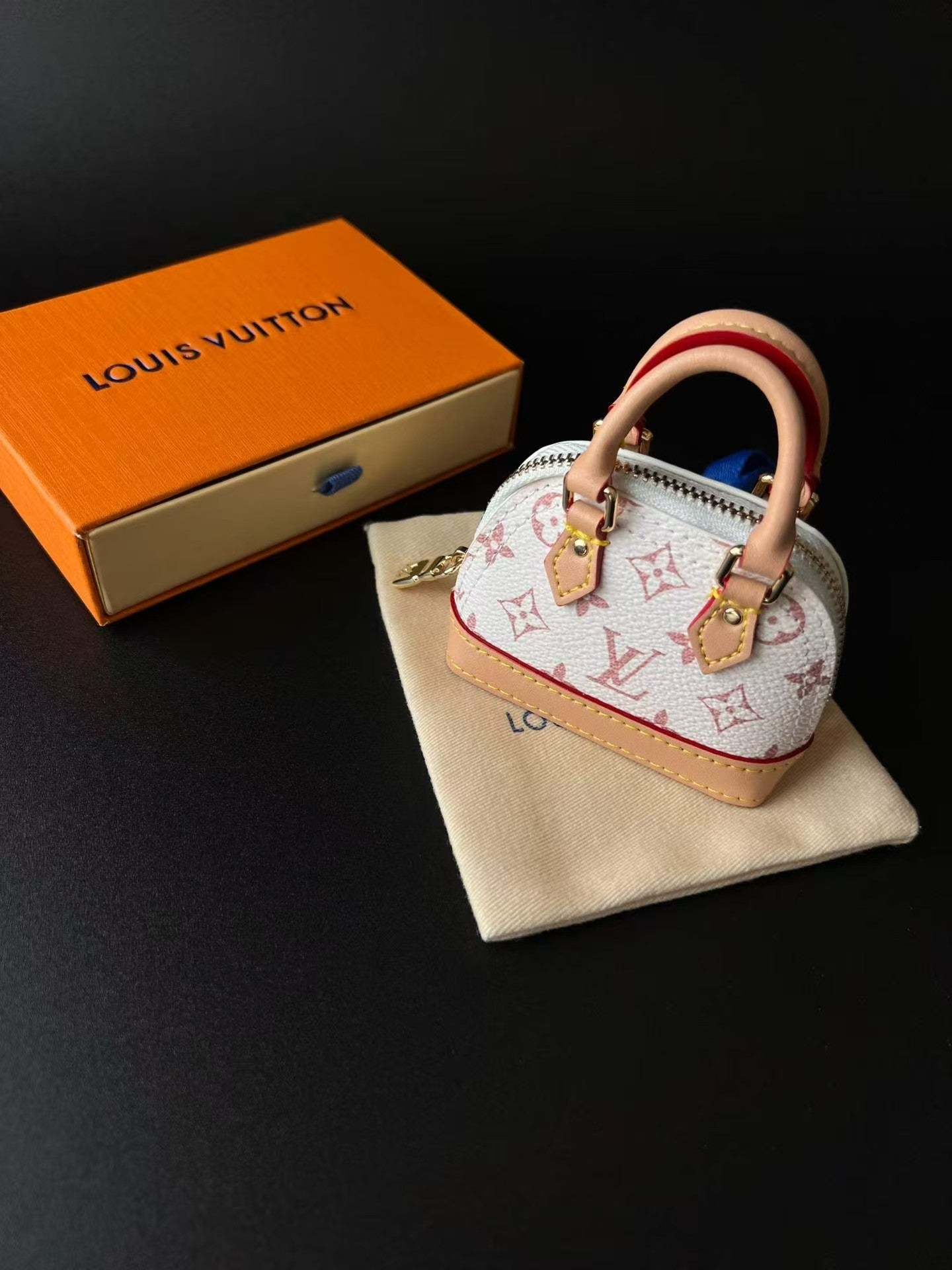 A1R76E48 Popular bag 's charms accessories
