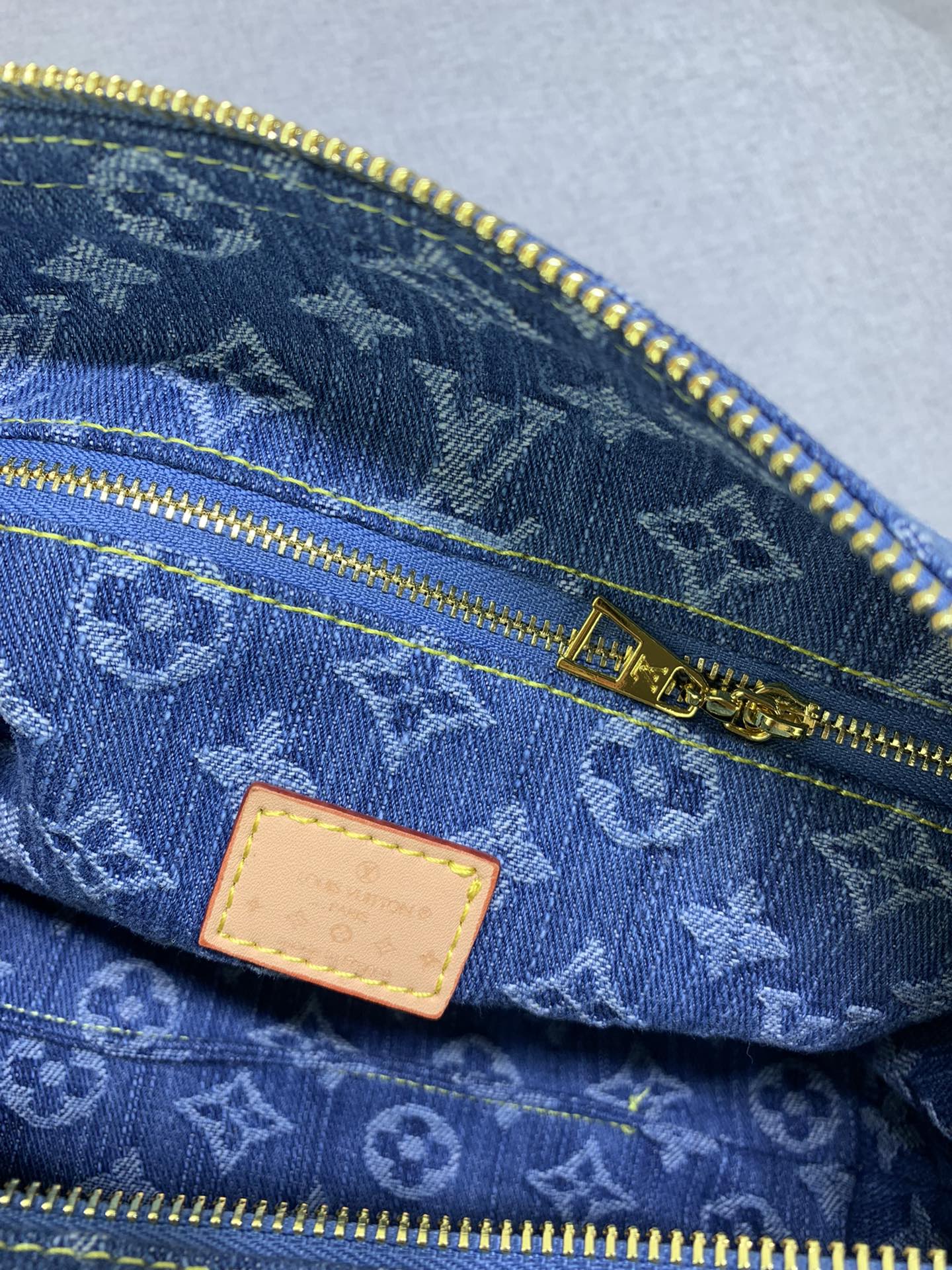 B1X104E61 Popular    leather bag