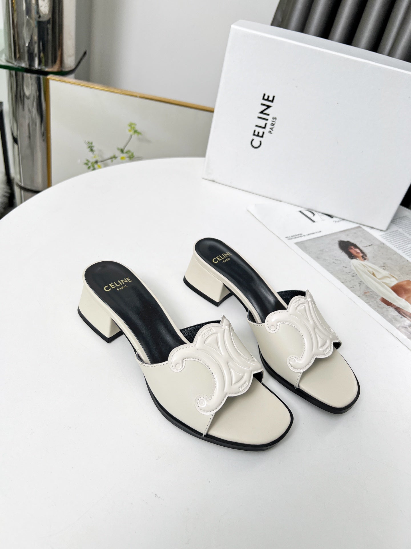 Z2Q55CL51  Popular leather shoes