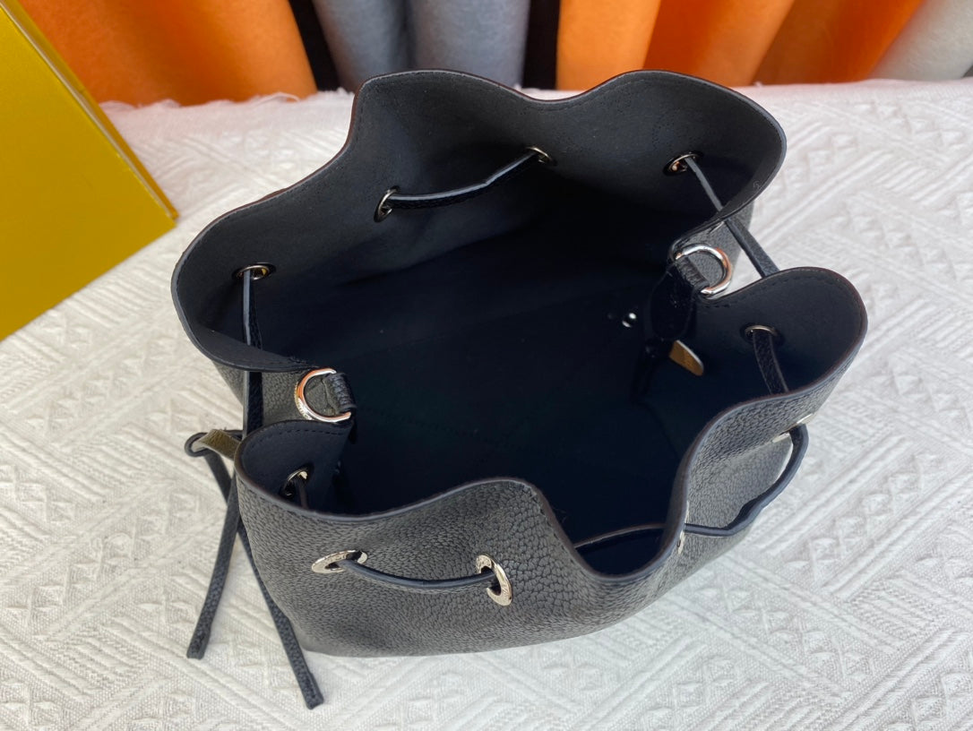 B1N165E99 Popular  leather bag