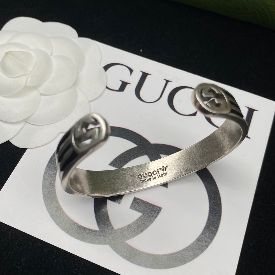 X1B82B250K  Popular Bracelets
