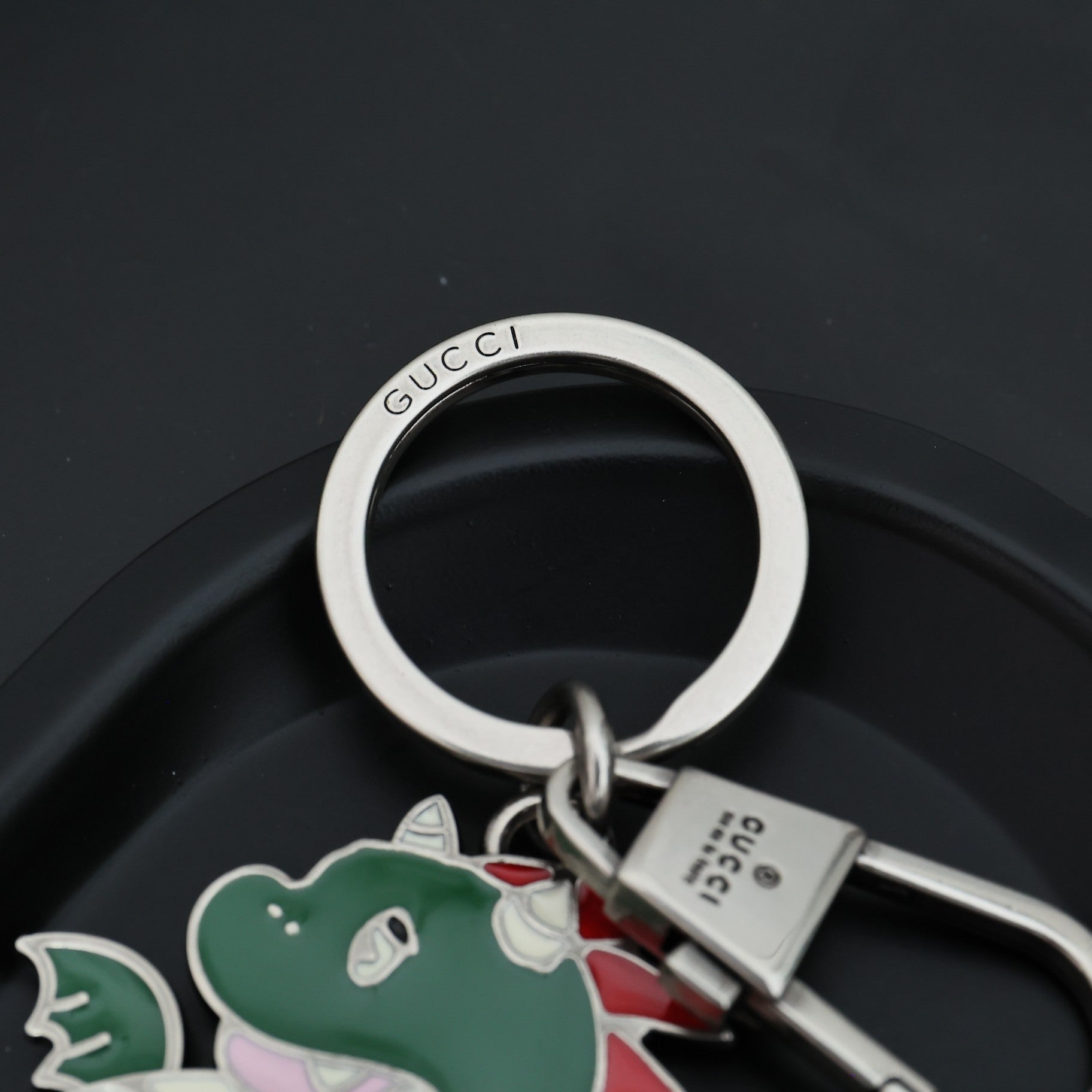 A1Z84B19  Popular key closure