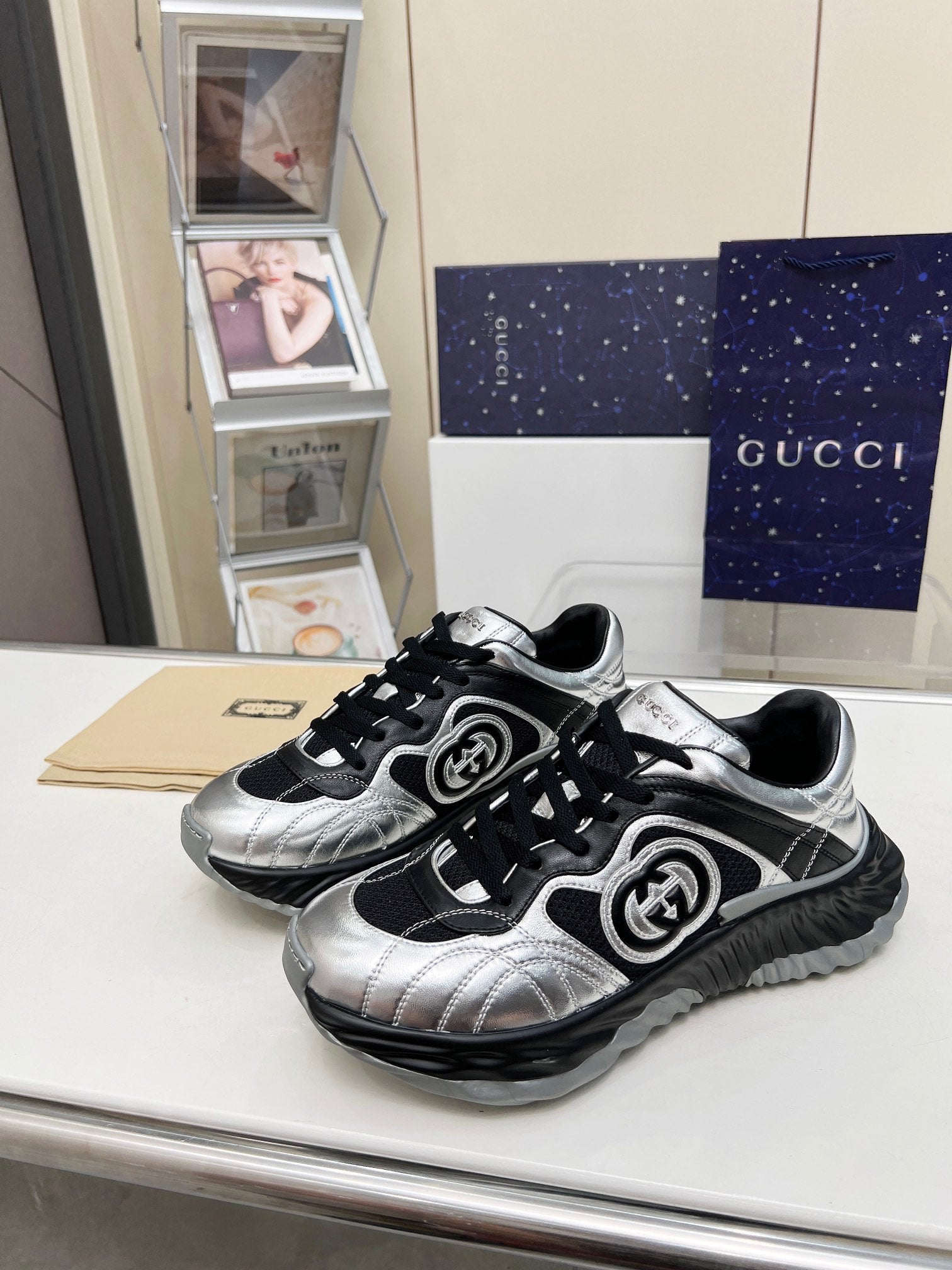 Z2Q95B172  Popular high-quality Shoes