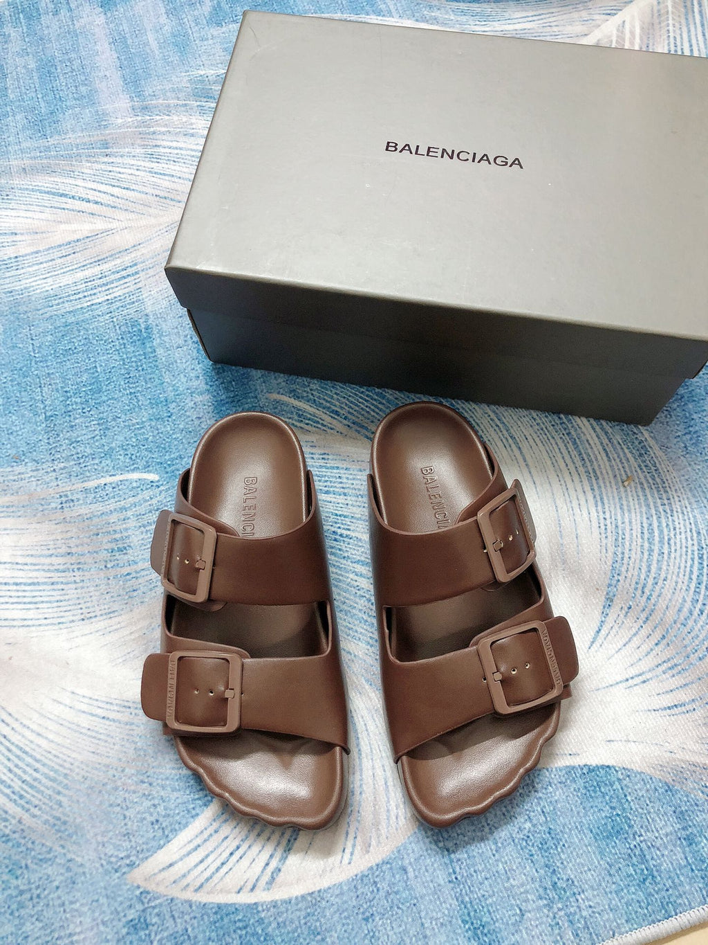 Z1Z54J193 Popular Slippers