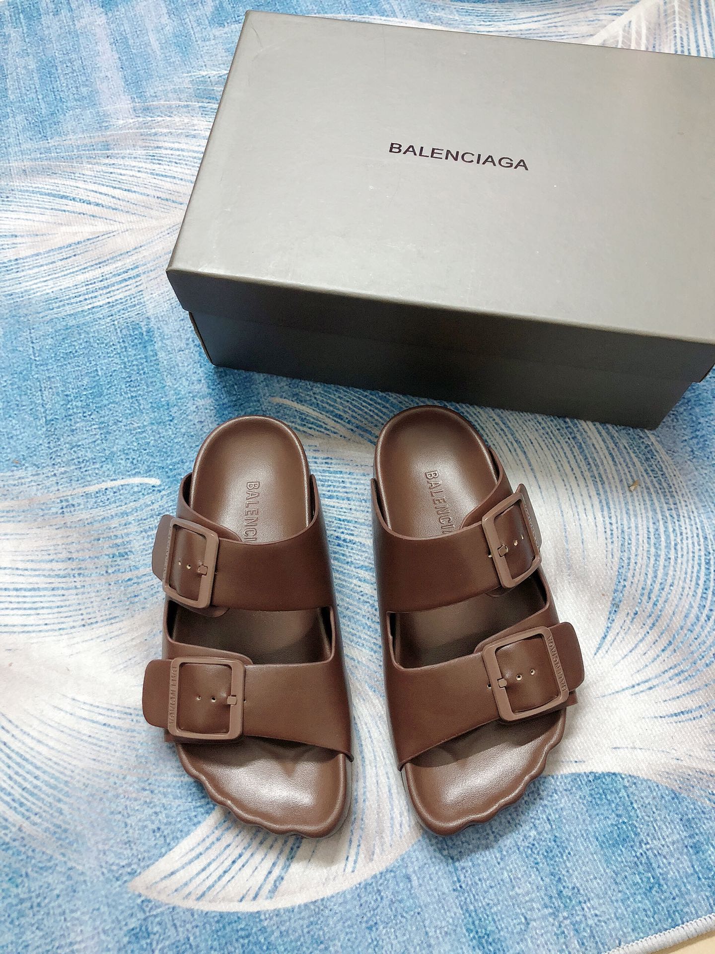 Z1Z54J193 Popular Slippers