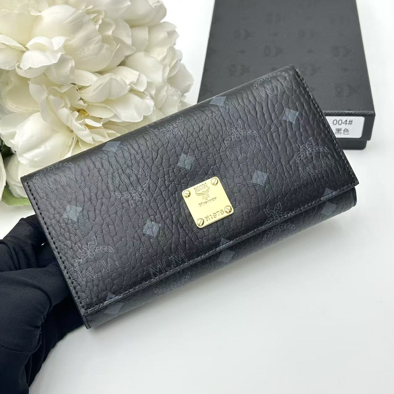 B1N36M14 Popular leather  Wallets