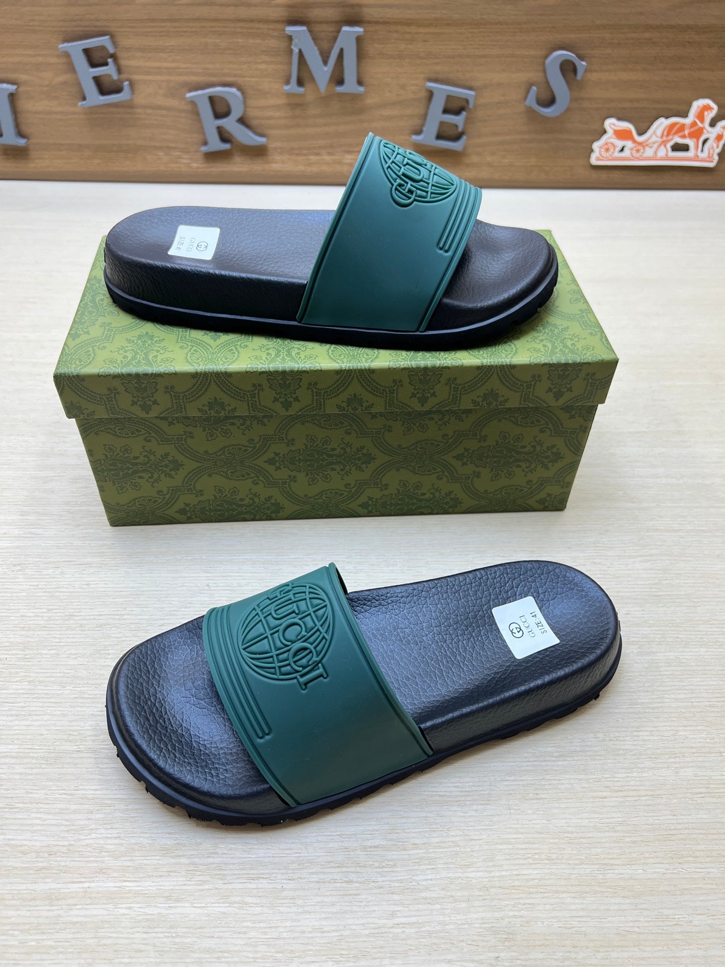 Z5R66B23 Popular  Slippers