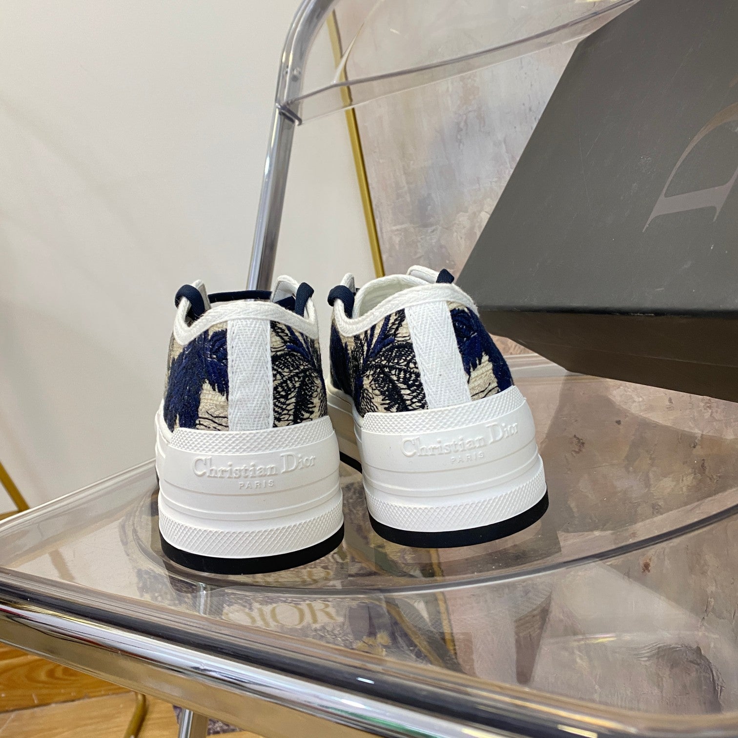 Z1XD67 Popular shoes