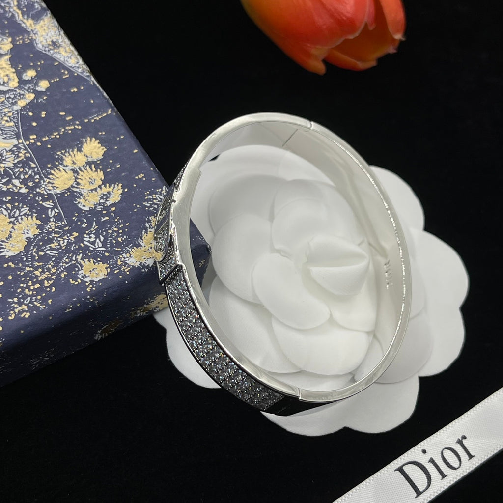 X1Z94D673K  Popular Bracelets