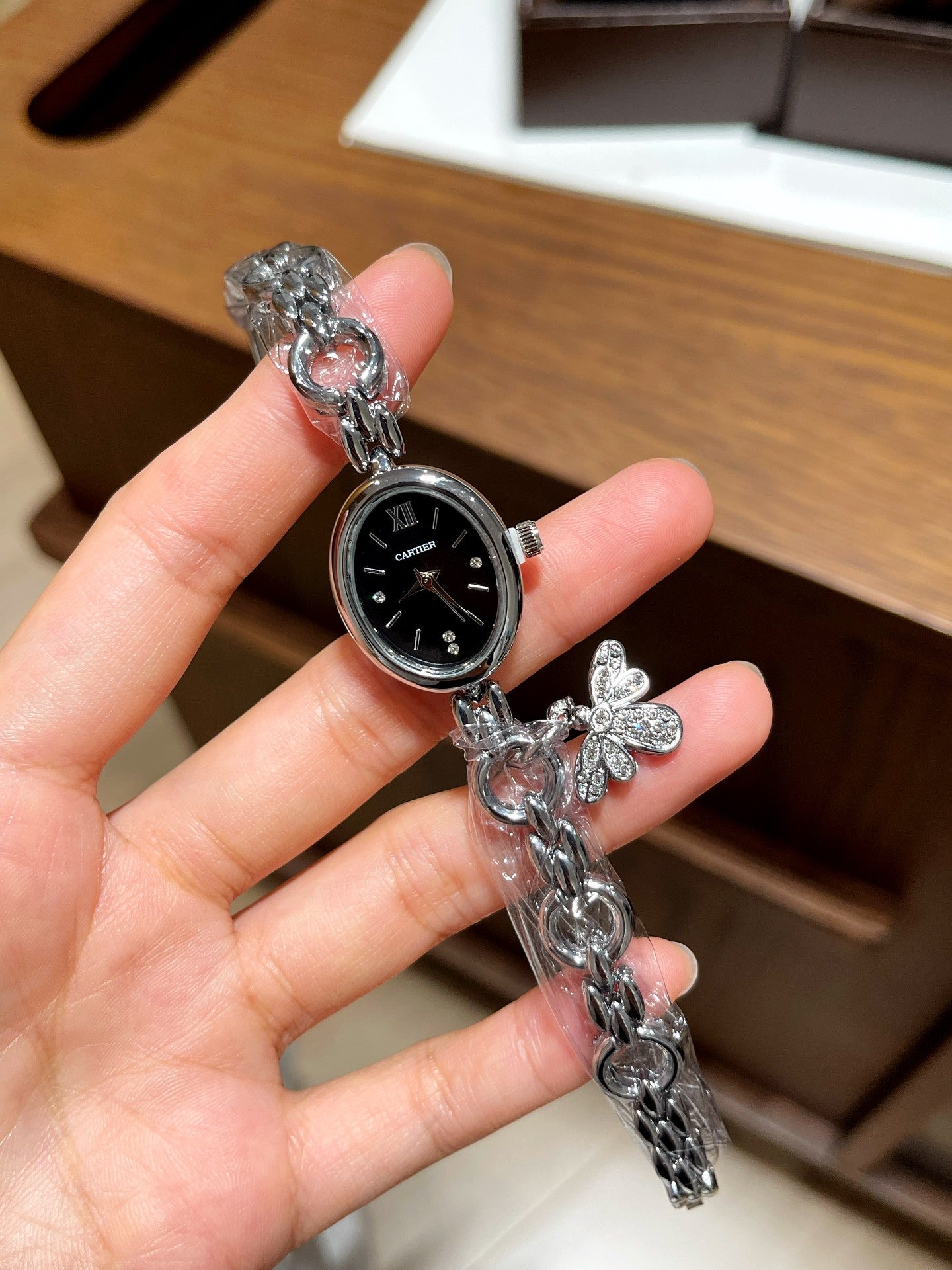 L1R36K79 Popular Watches