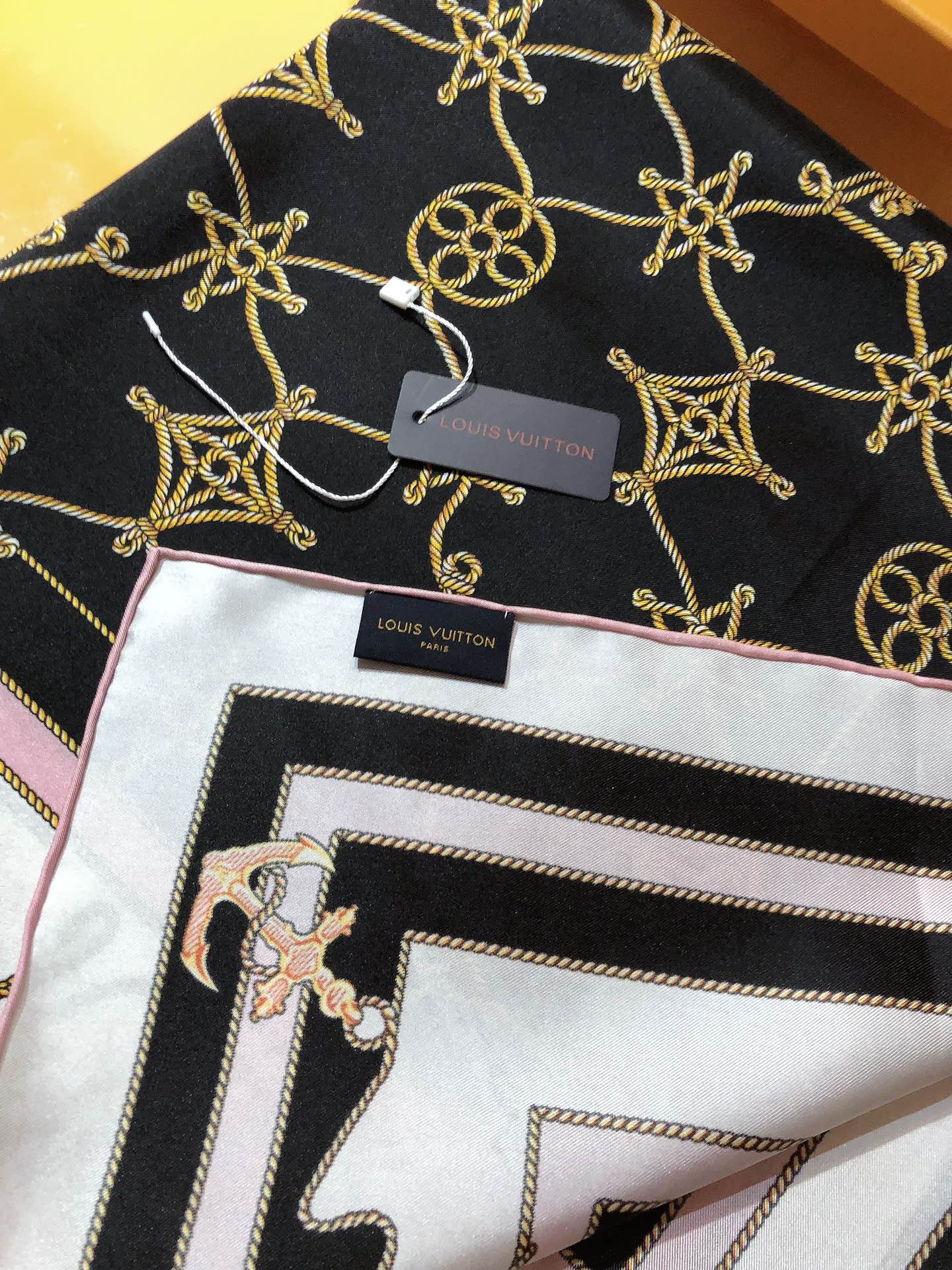 W1N36E3 Popular Silk Scarve