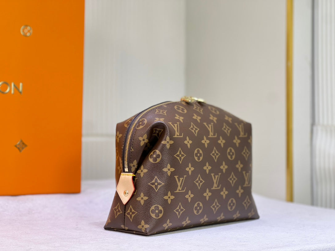 B1X104E61 Popular    leather bag