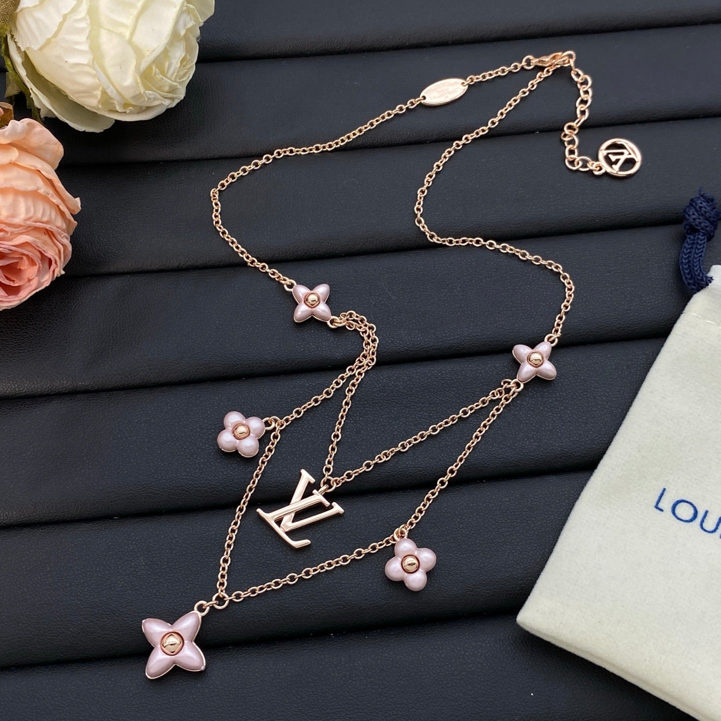 X1Q85E131X Popular Necklace