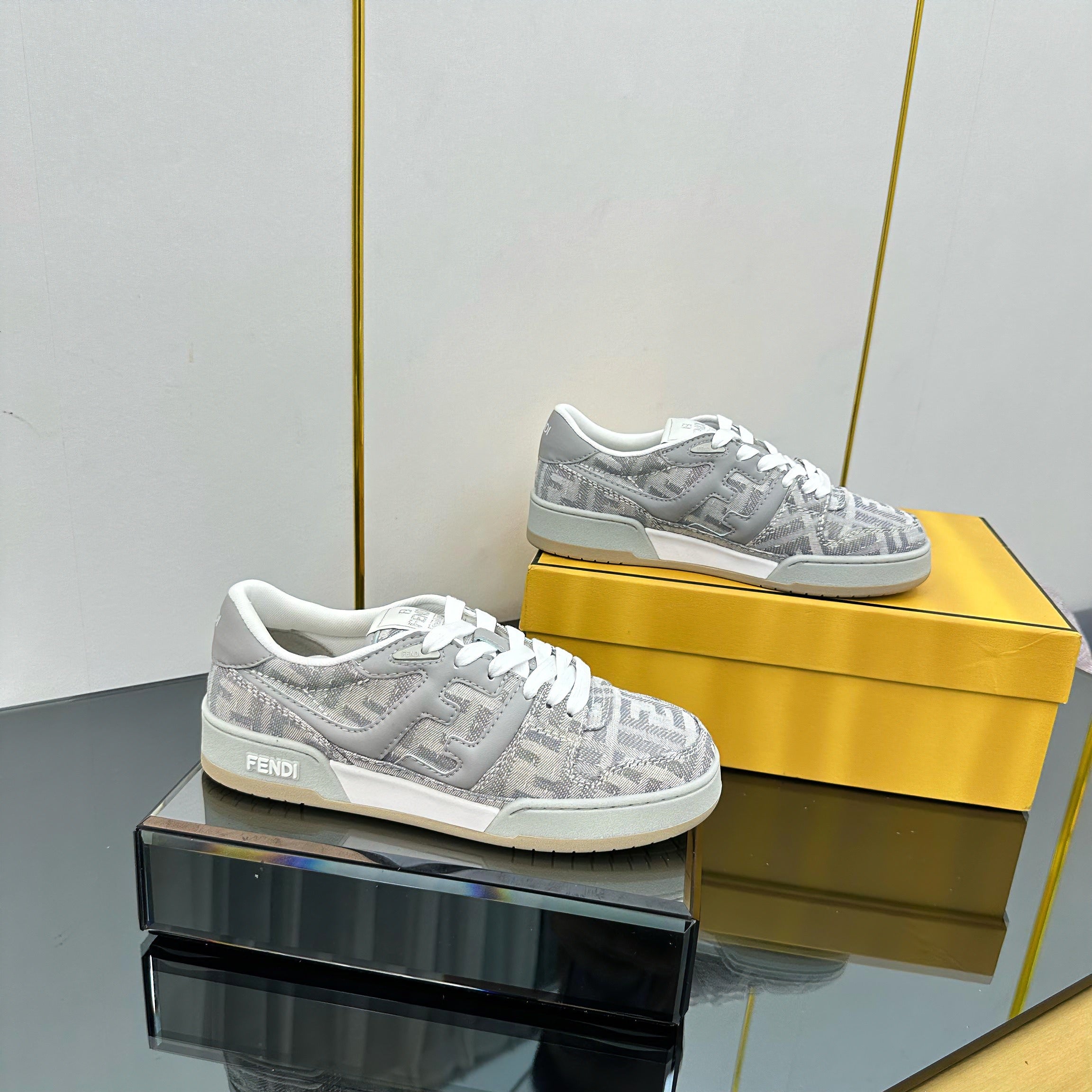Z2Q105F420 Popular high-quality Shoes