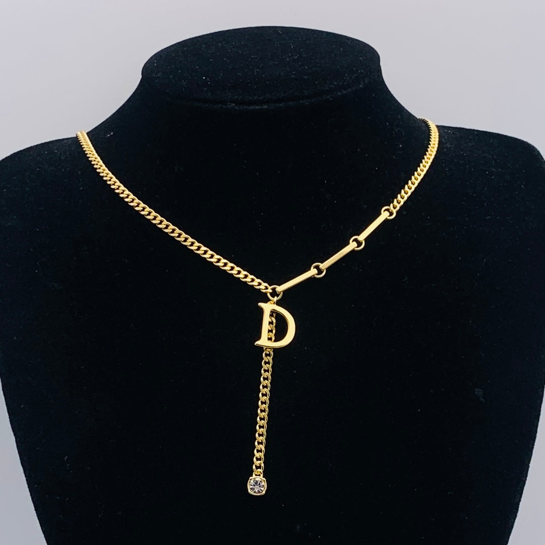 X1R75D28X Popular  Necklaces .