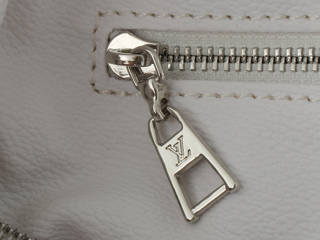 B1X104E61 Popular    leather bag