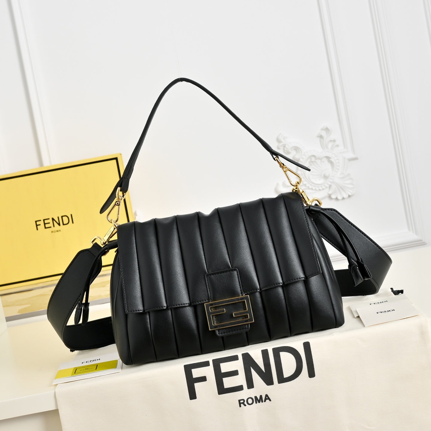 B1P36F106 Popular leather bag