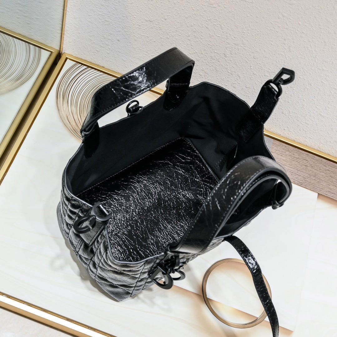 B12X44D359 Popular   leather bag 