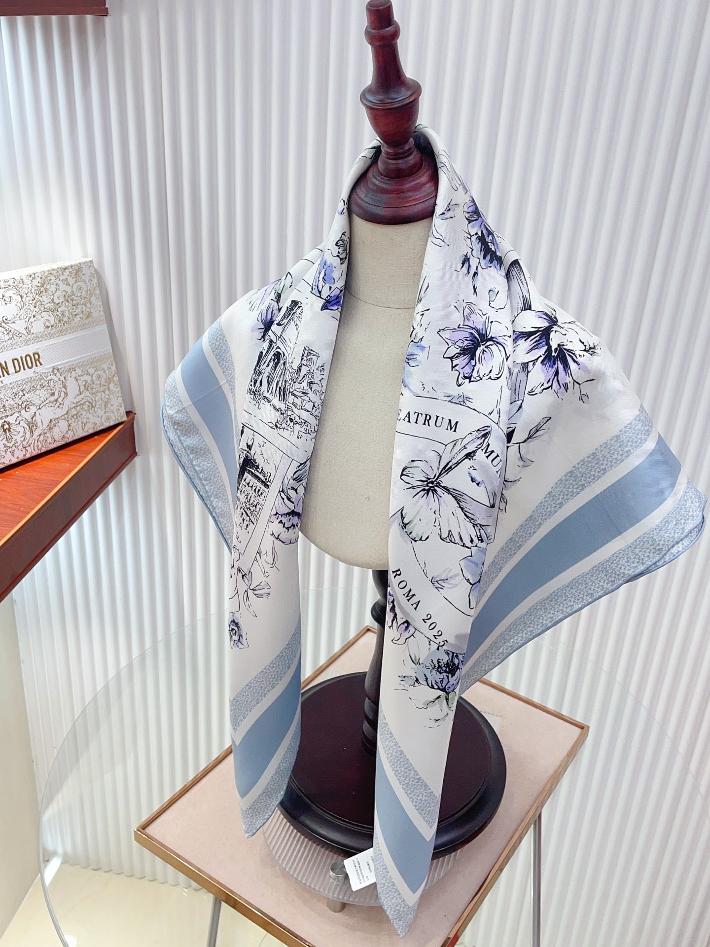 W1N36D27 Popular Silk Scarve