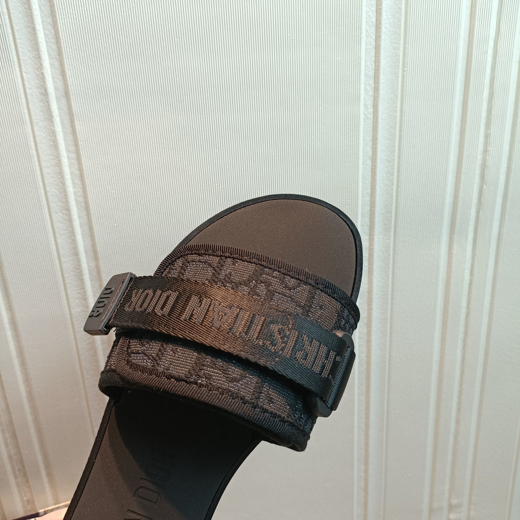 Z1ZD20 Popular Slippers