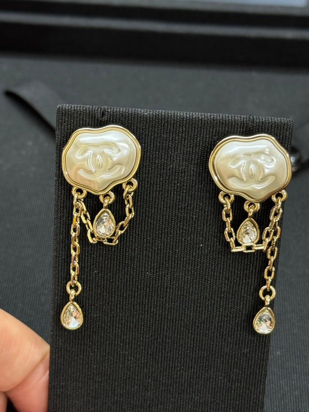 X1Z95C87E Popular Earrings
