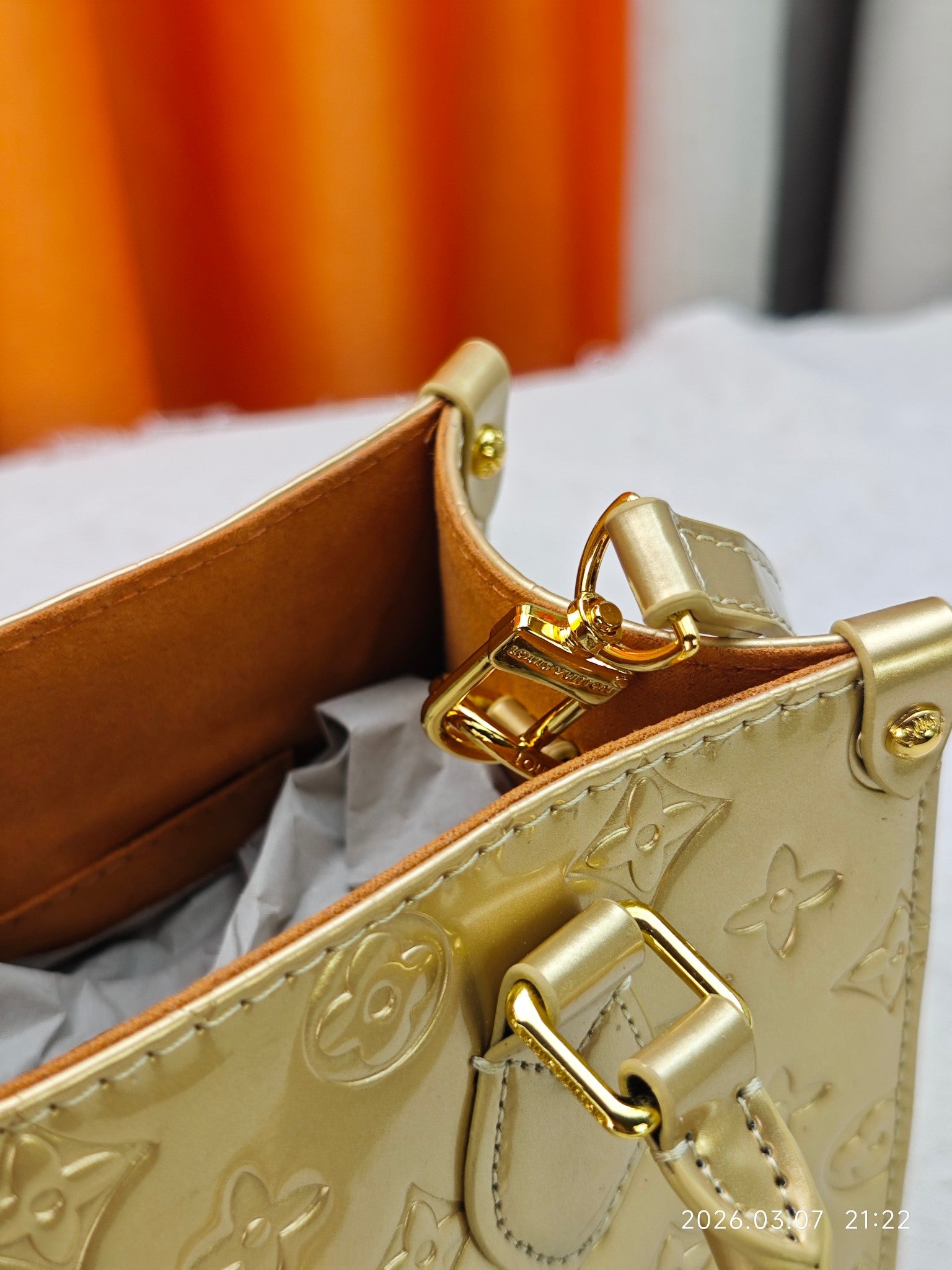B1P36E35 Popular leather bag