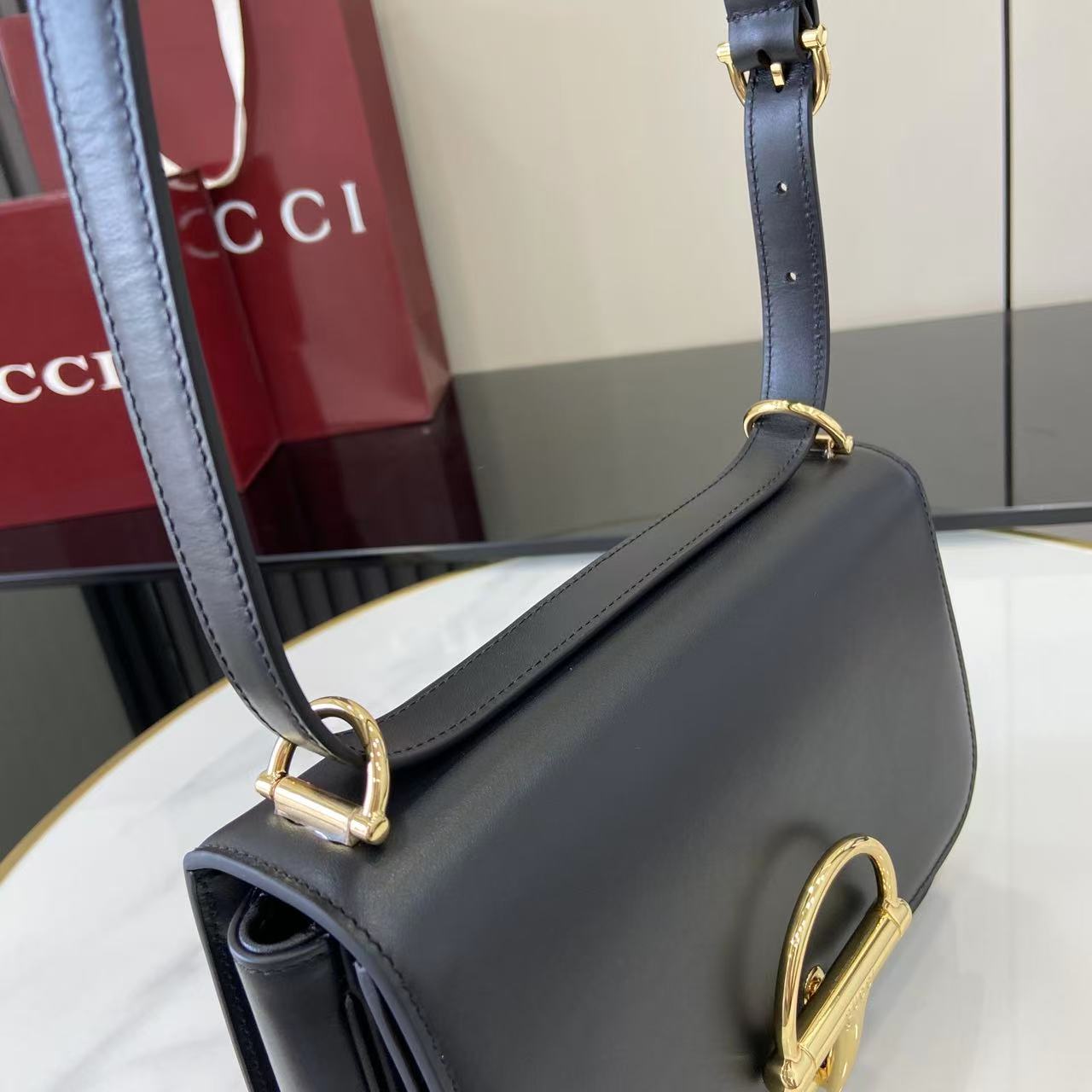 B1P36B110 Popular leather bag