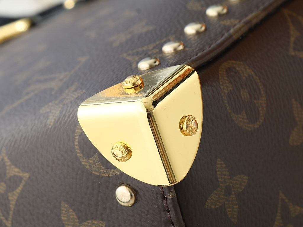 B1P46E84 Popular leather bag
