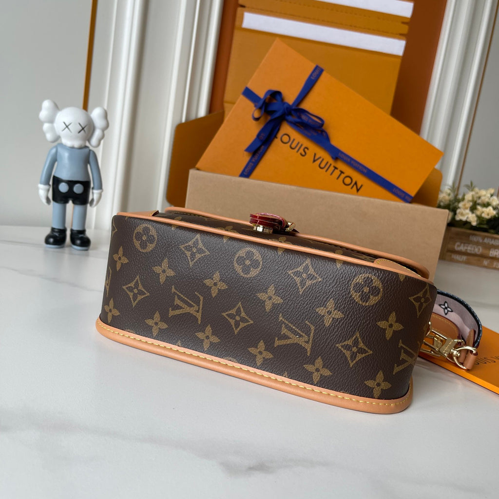 B1P36E38 Popular leather bag