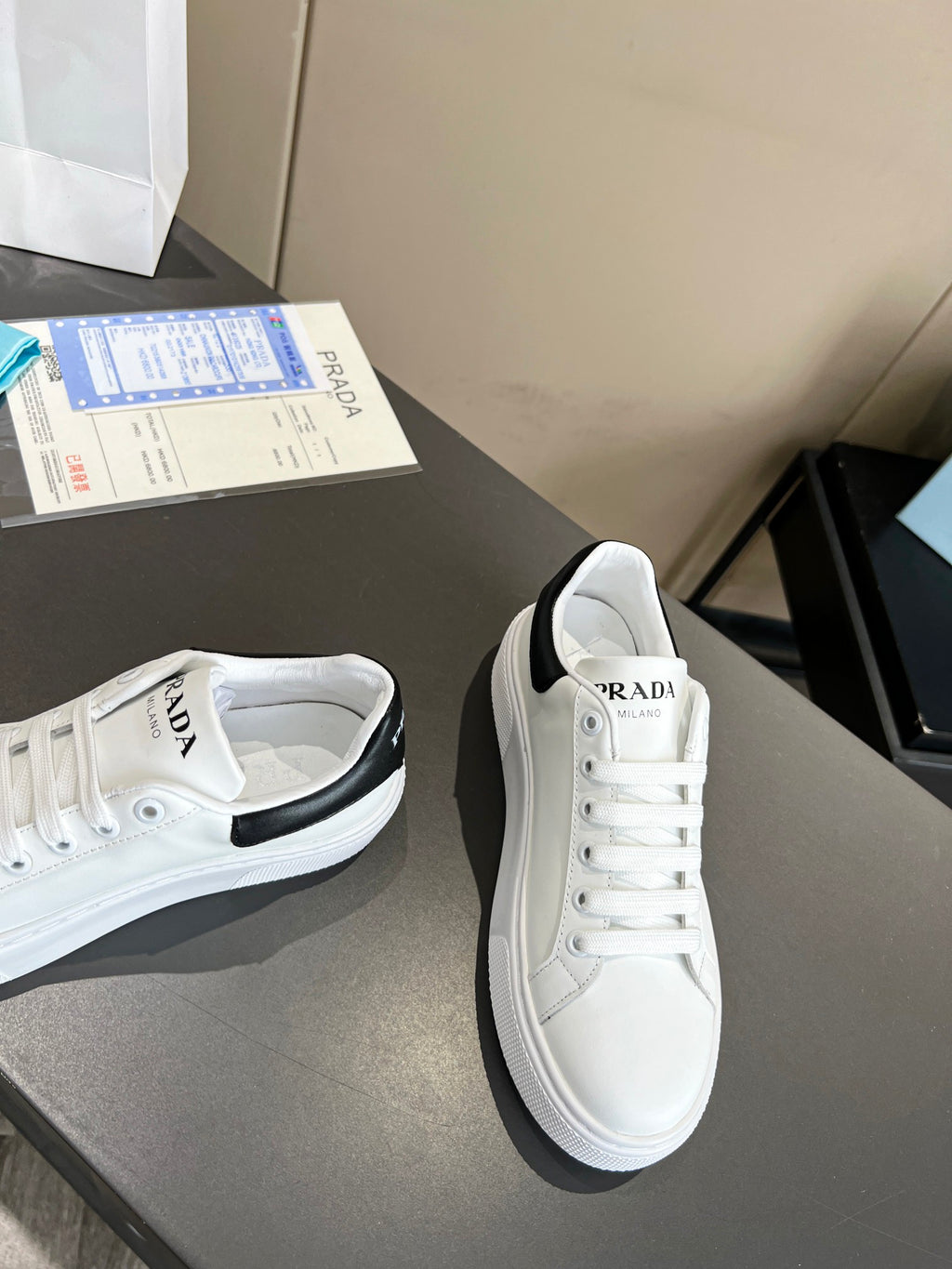 Z2Q105P251 Popular high-quality Shoes