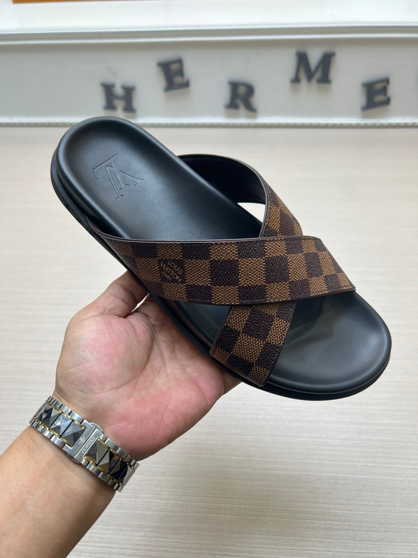 Z5ZE60 Popular slippers