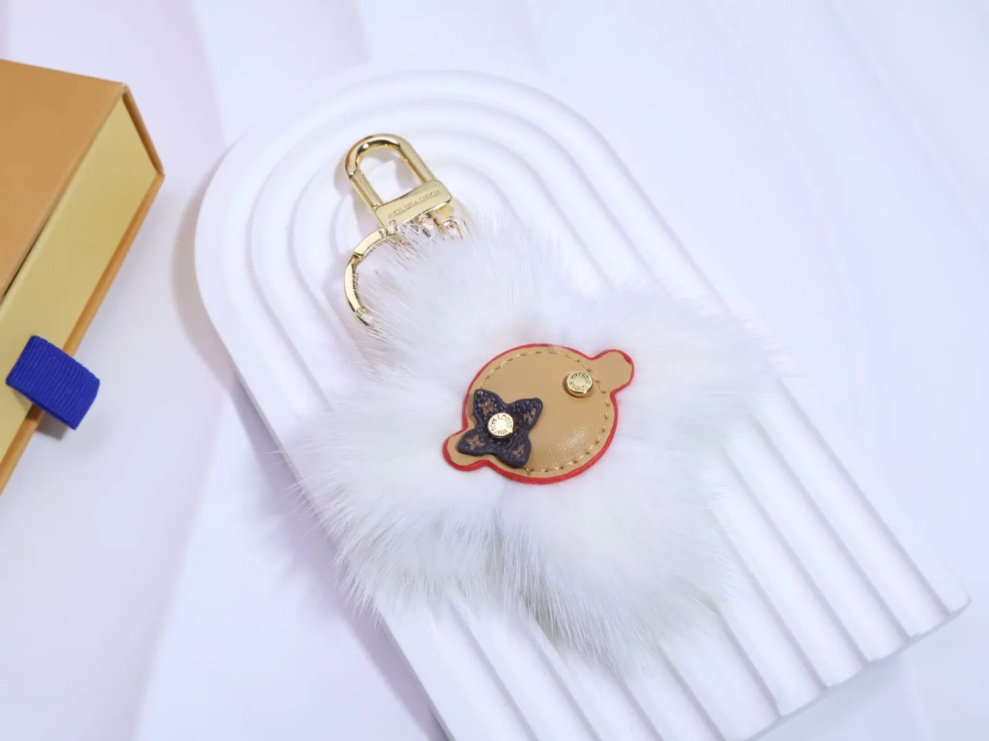 A1Q105E26 Popular bag 's charms accessories
