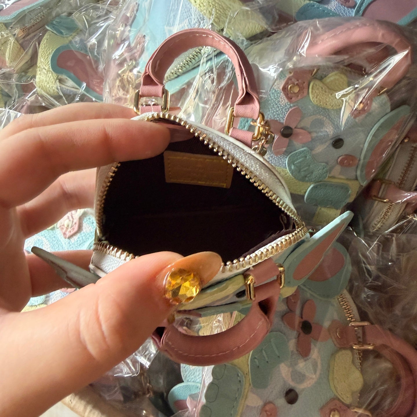 A1R76E103 Popular bag 's charms accessories