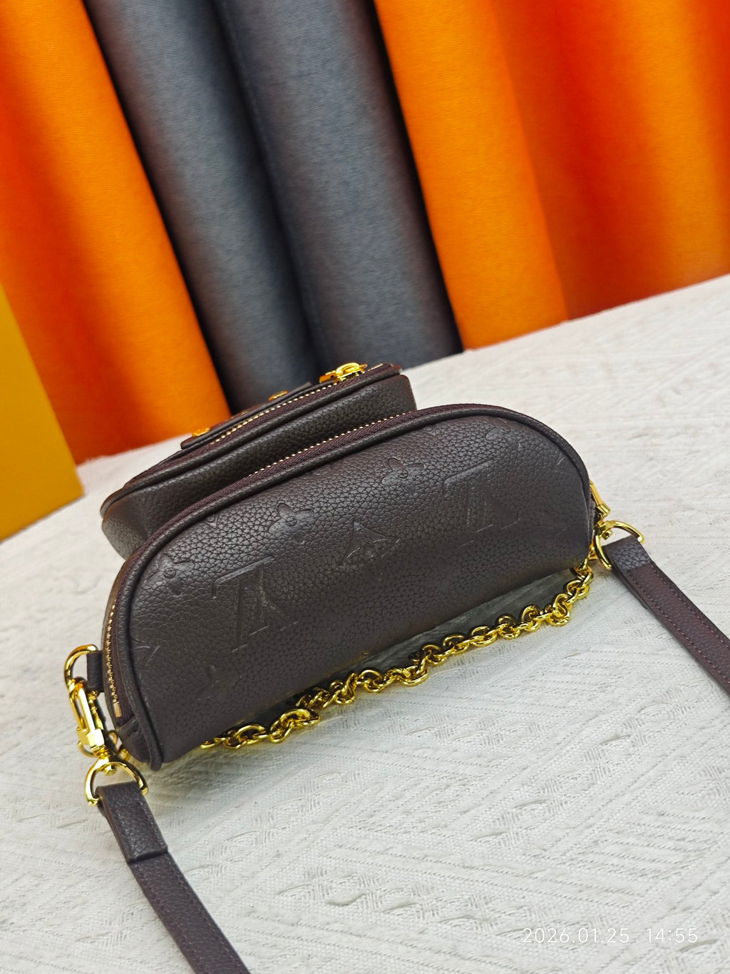 B1P46E75 Popular leather bag