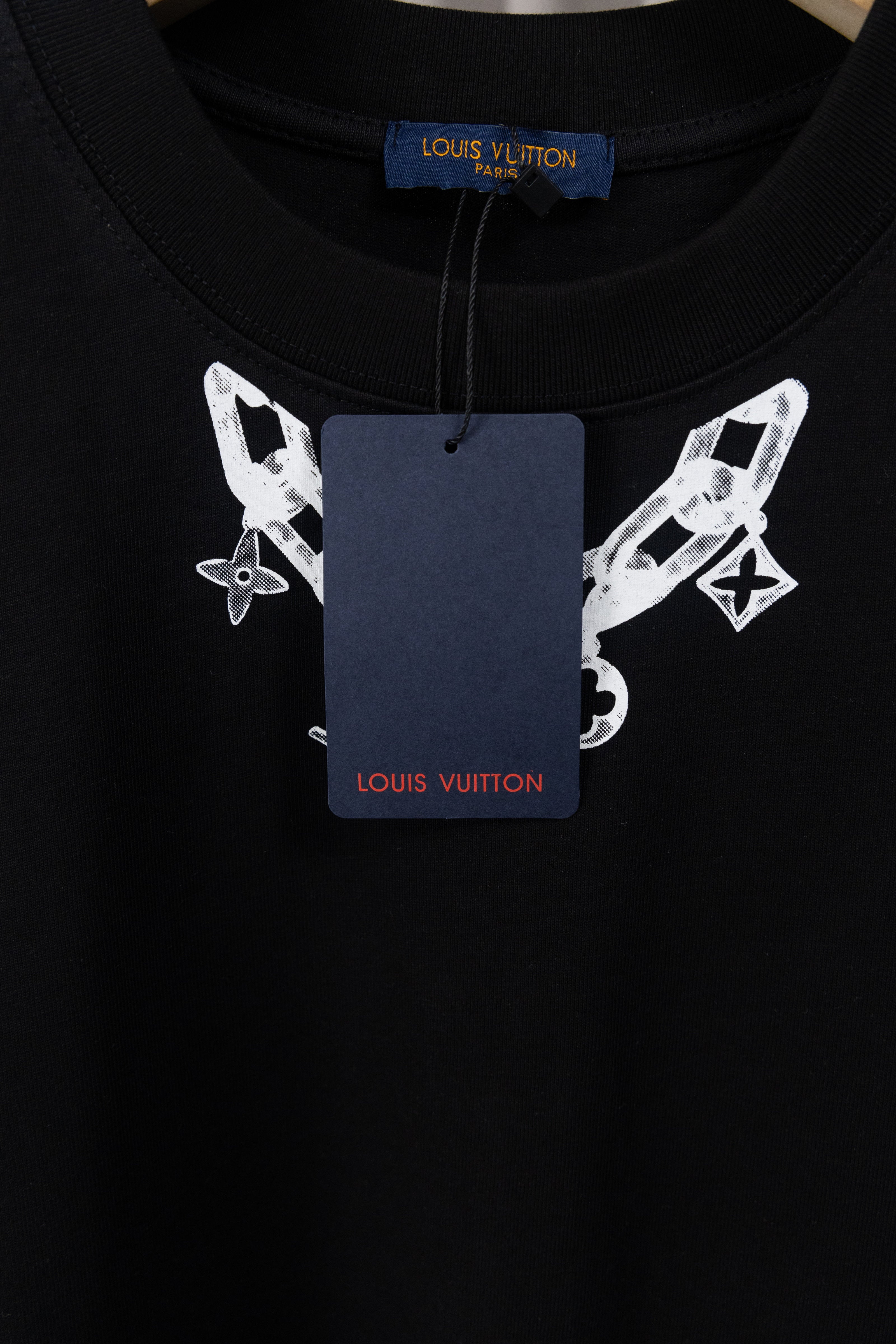U1P36E137 Popular T-shirts