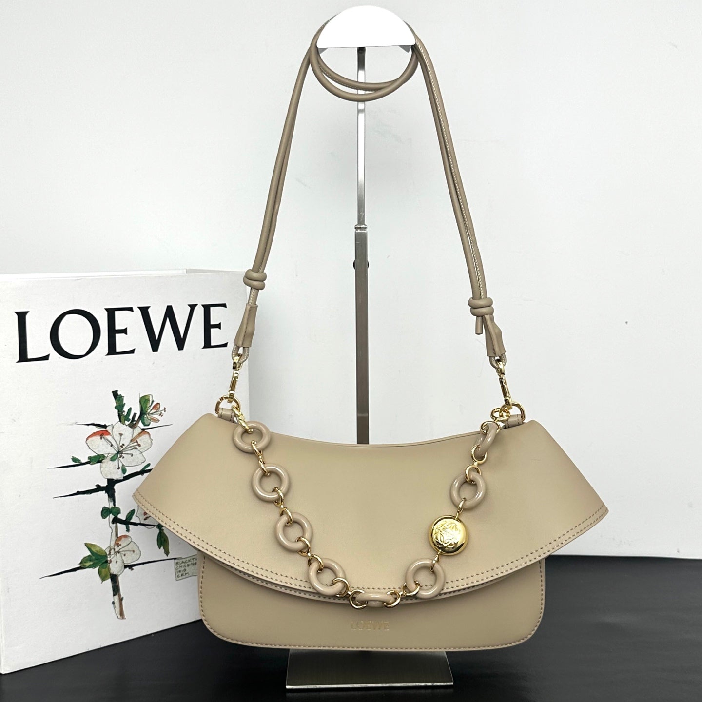 B1R66A10 Popular leather bag