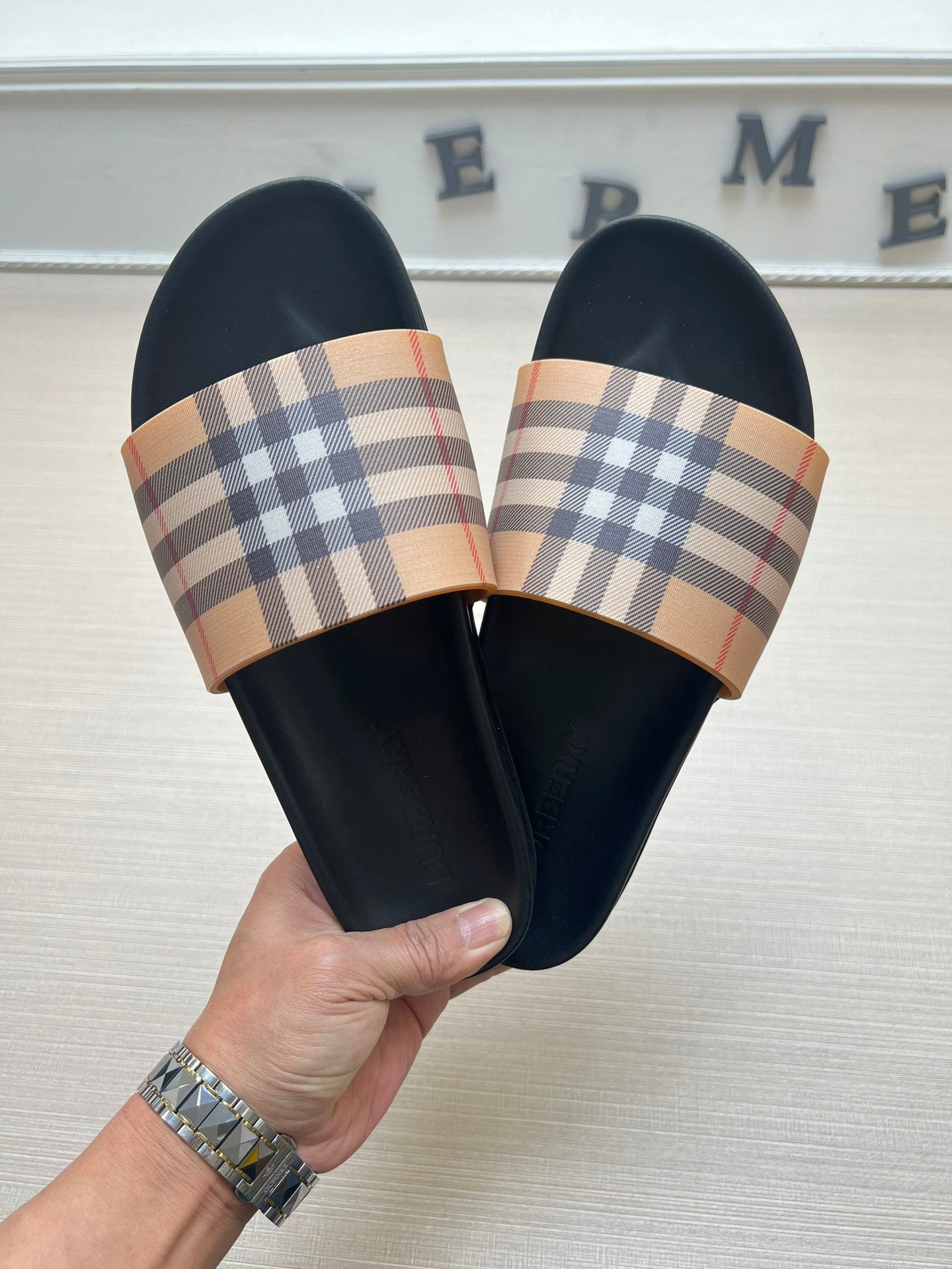 Z5ZR119 Popular slippers
