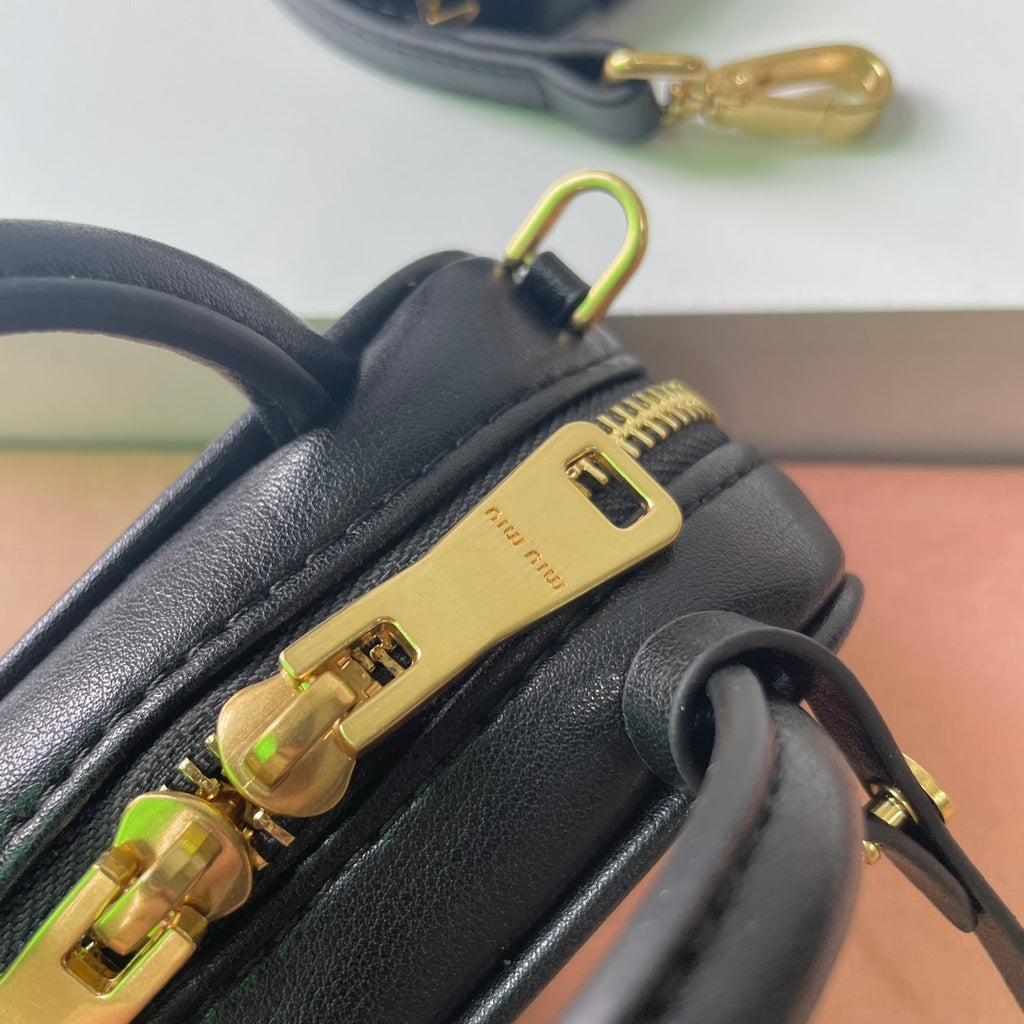 B1P46A163 Popular leather bags