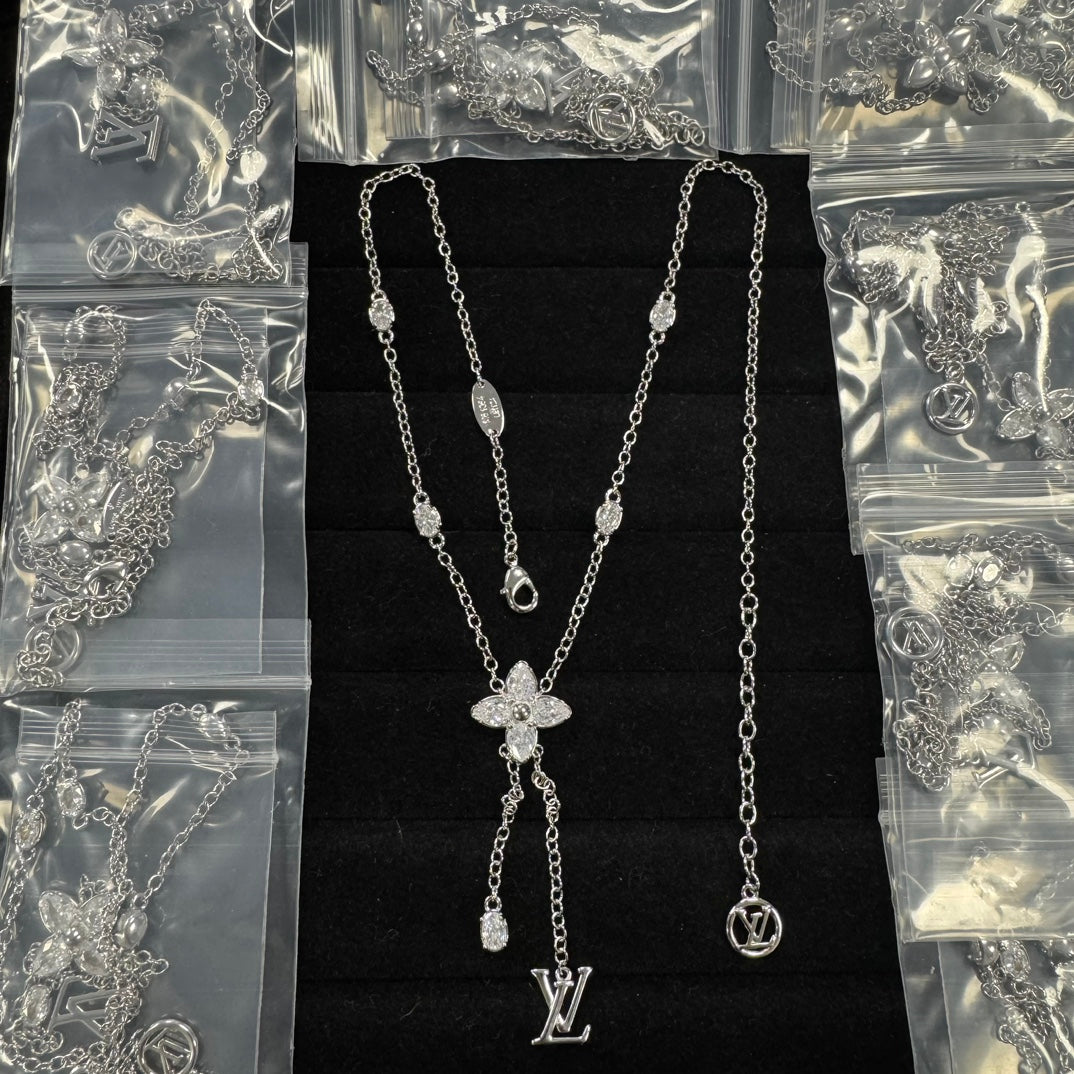 X1Q85E334X Popular Necklaces
