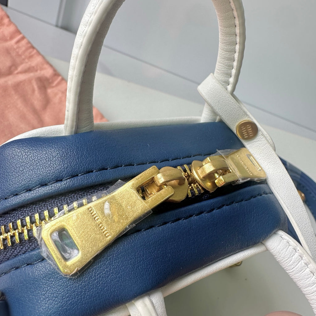 B1P46A164 Popular leather bags