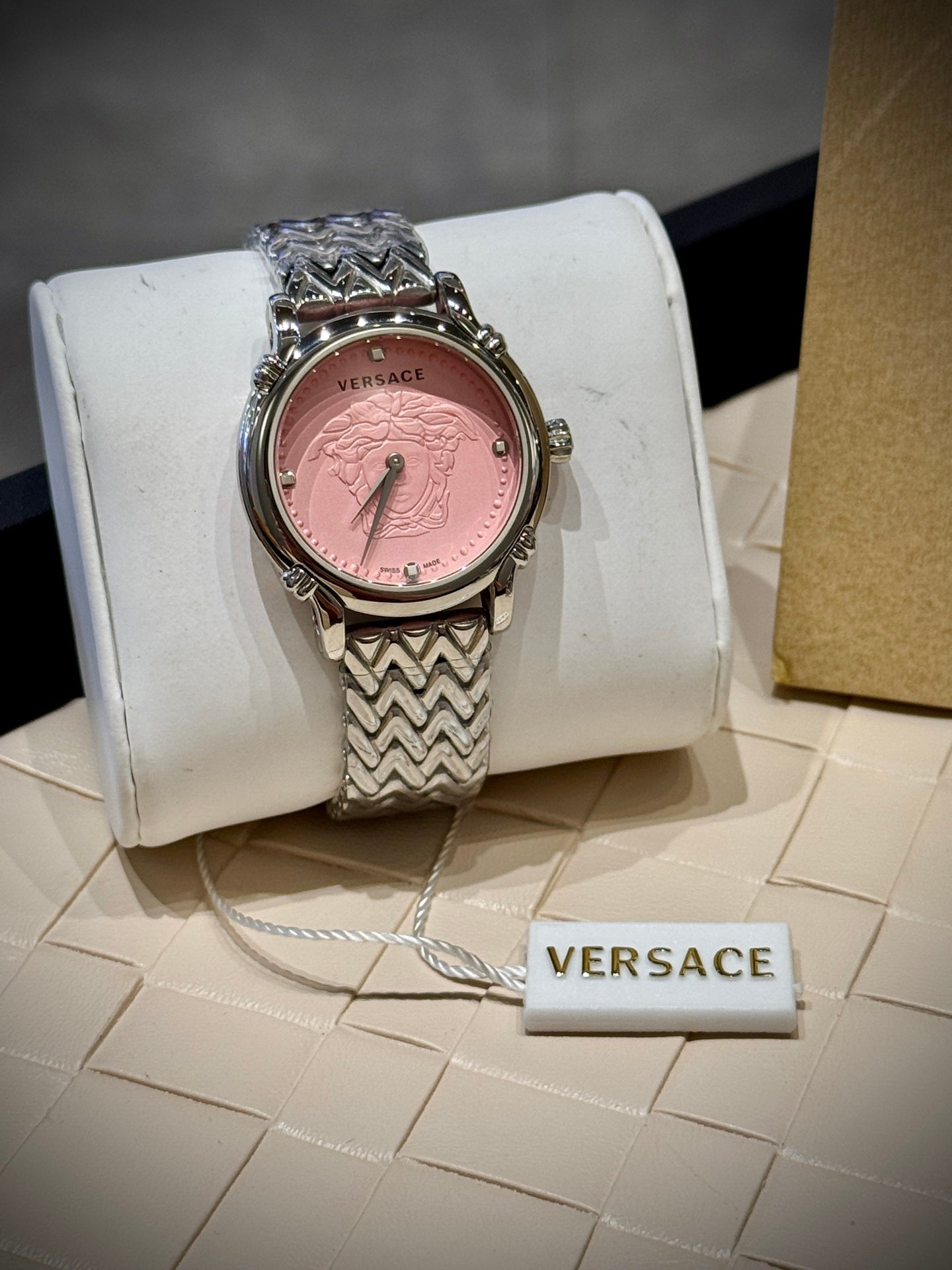 L1R36V76 Popular Watches