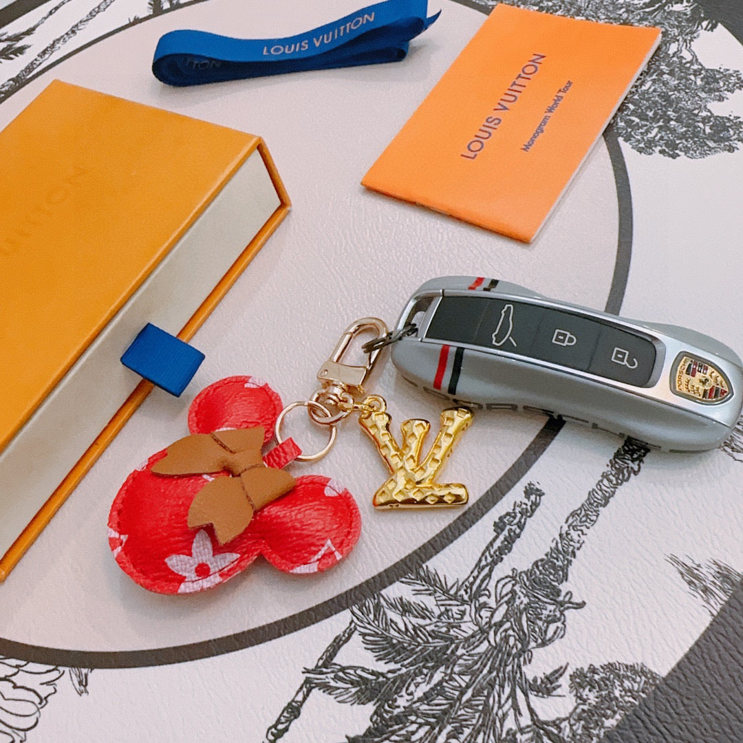 A1Z105E65 Popular bag 's charms accessories