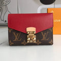 B1P20E10 Popular leather wallets