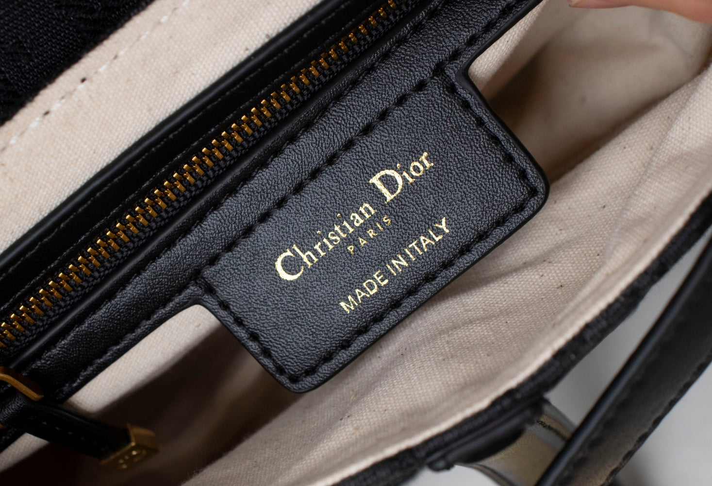 B5X111D12 Popular leather bag 