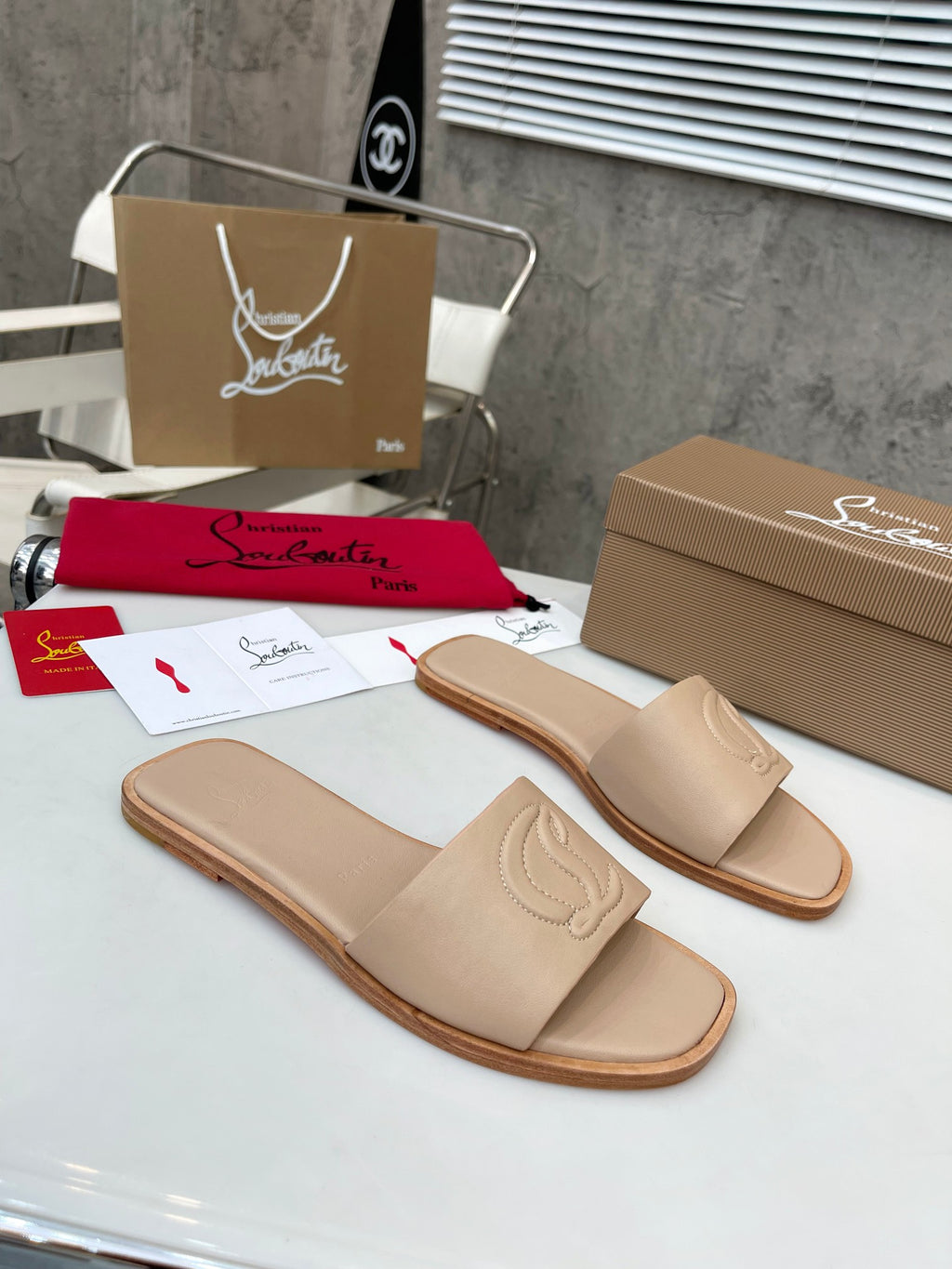 Z2XA32 Popular leather Slippers